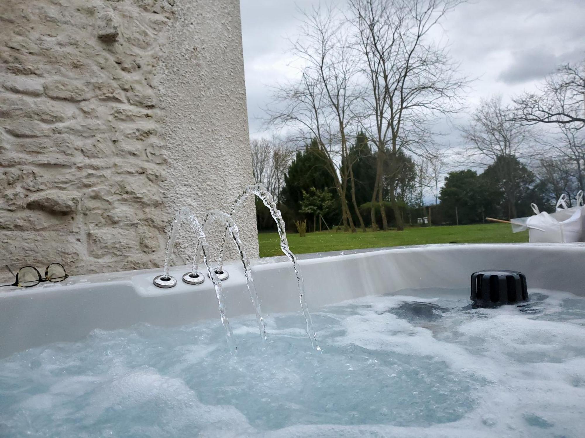 Gémozac Domaine De La Gemoliere Bed & Breakfast エクステリア 写真